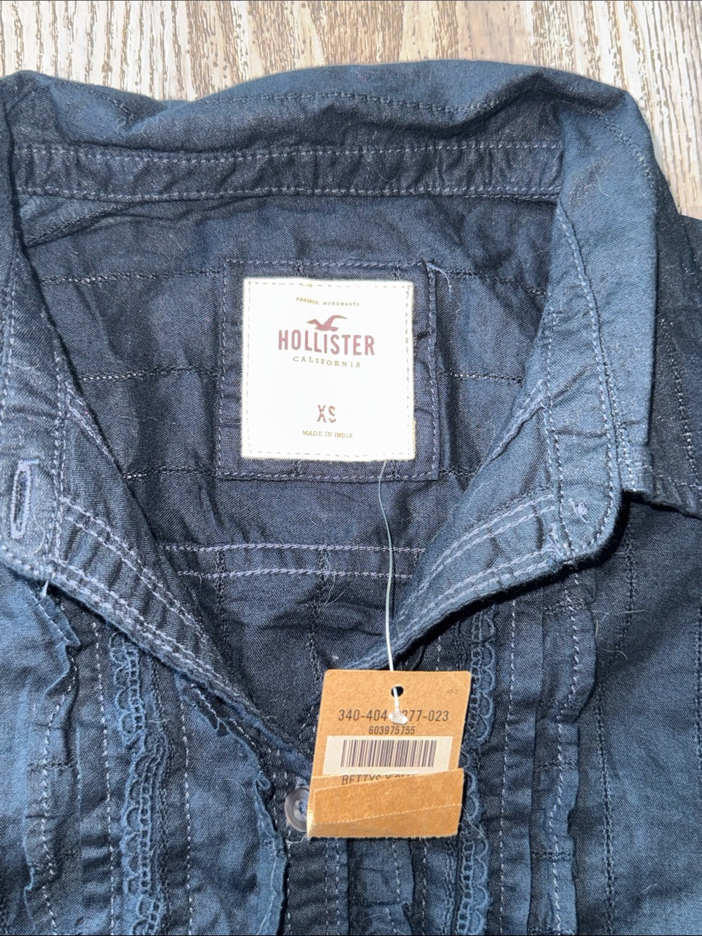 Hollister Black Ruffle-Front Button Shirt - Picture 2 of 7